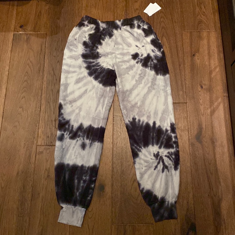 Abound tie dye track pants. BNWT
